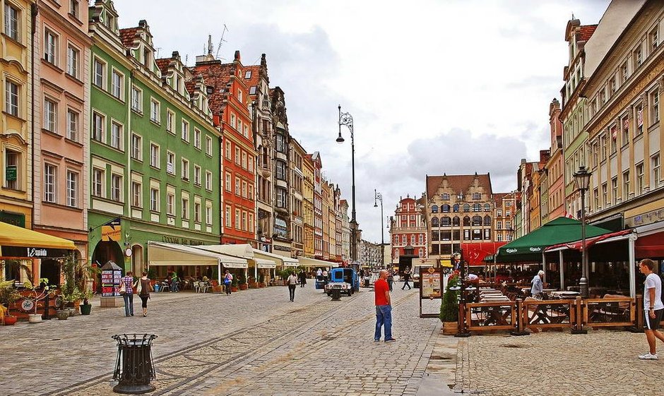 Rynek z kamienicami