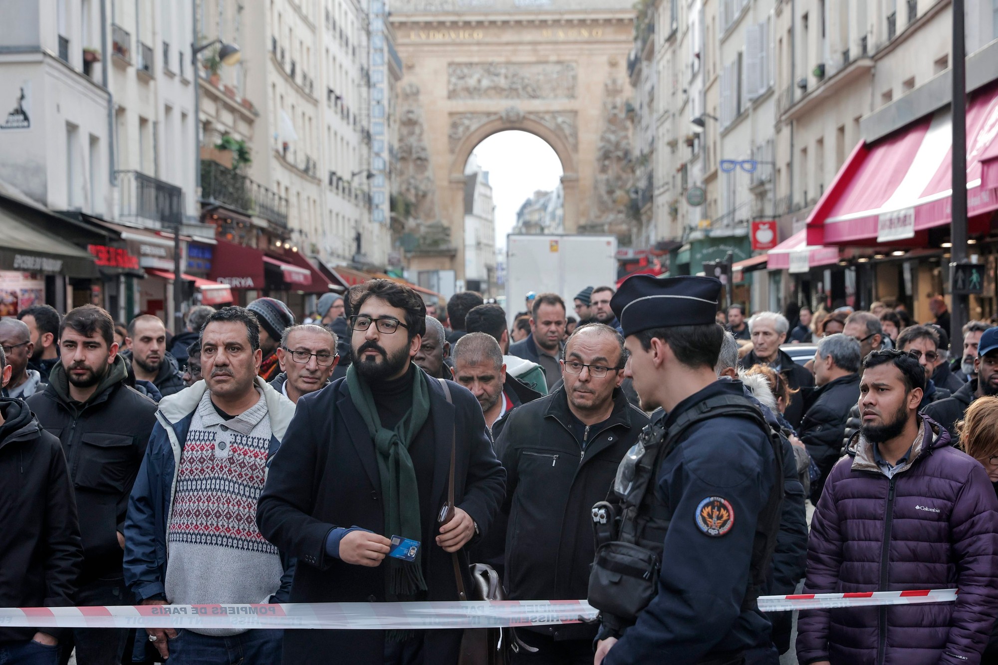 Muž vypálil niekoľko výstrelov na ulici Rue d'Enghien v 10. parížskom obvode.