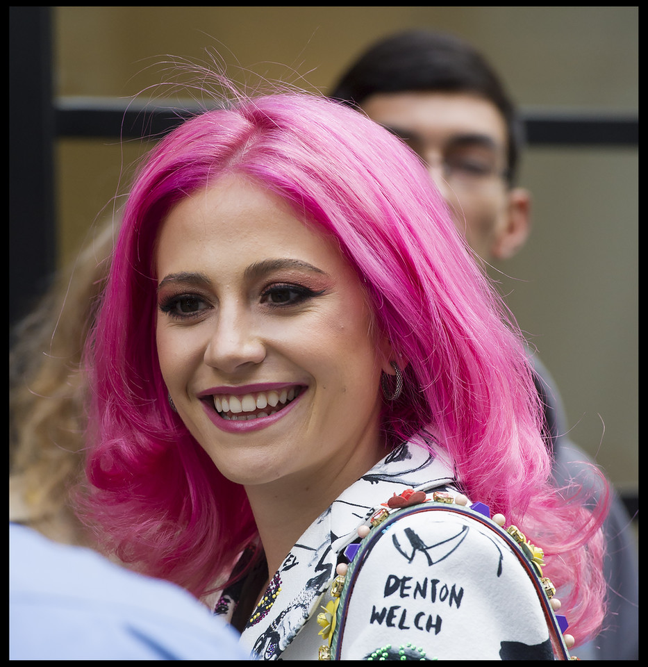 Różowowłosa Pixie Lott w Londynie