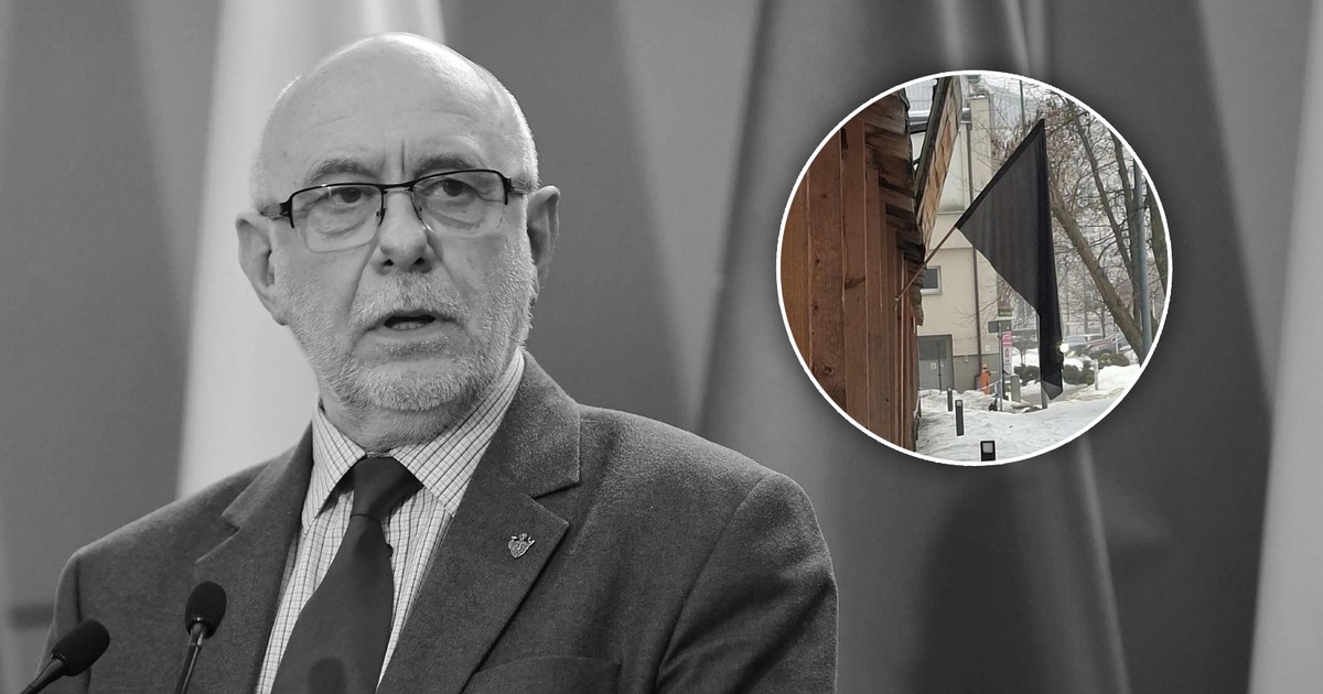 Czarne flagi na Politechnice Warszawskiej