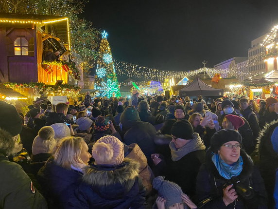 uroczyste rozświetlenie choinki na Placu Wolności w Poznaniu fot. Codzienny Poznań