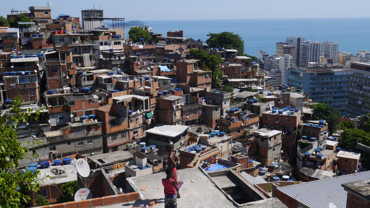 Świat bije na alarm, Brazylia wytacza wojnę wirusowi Zika.  A co naprawdę dzieje się w Rio de Janeiro?