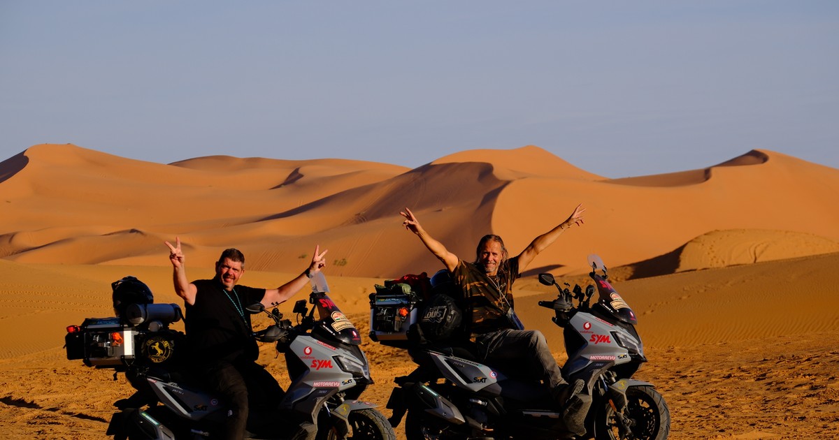 László és János elindult motorozni, legközelebb Afrikában látták őket