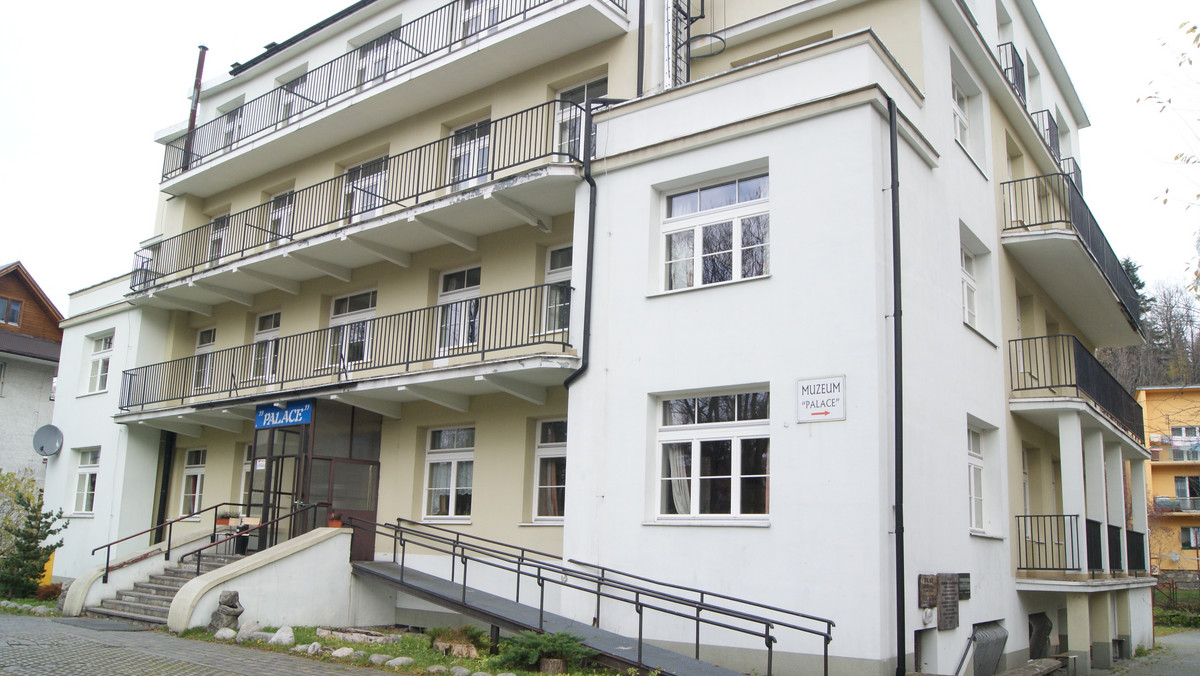 Część środków ze sprzedaży znanego niegdyś hotelu zostanie przeznaczona na przejęcie Katowni Podhala.