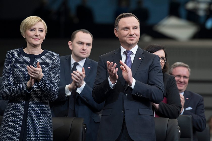 Jak gołąbeczki. Prezydent ociepla wizerunek?