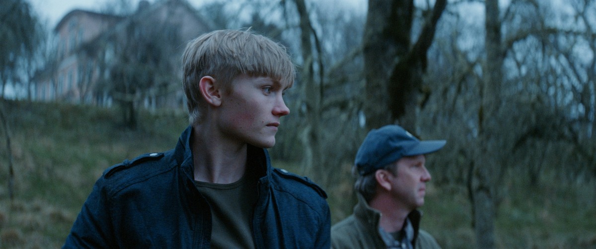 "Intruz": Życiorys przekreślony na samym początku. RECENZJA DVD