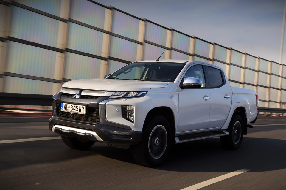 Mitsubishi l200 drive2