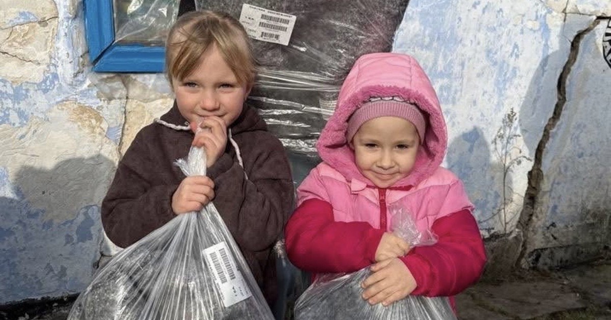 Four Years In: Ukraine’s Volunteers on the Front Lines (B2)