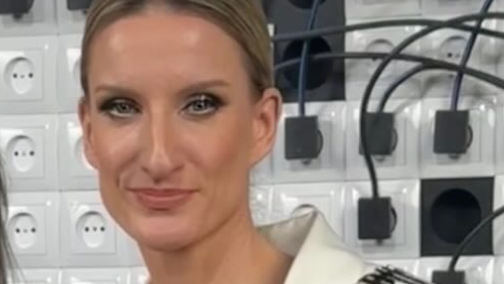 Autorkou modelu, v ktorom zažiarila Adela Vinczeová, je návrhárka Terézia Feňovčíková.