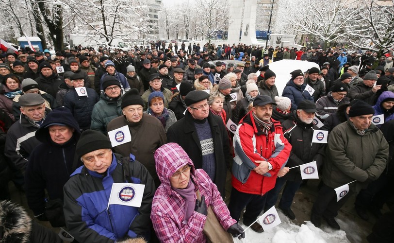PROTEST EMERYTÓW SŁUŻB MUNDUROWYCH