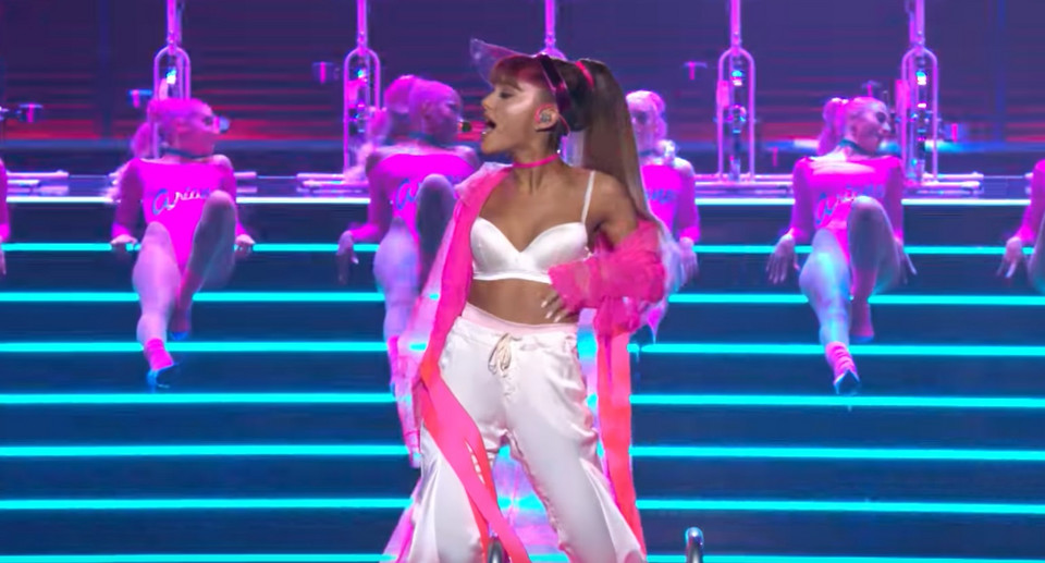 Ariana Grande i Nicki Minaj w koncertowym teledysku do "Side to Side"