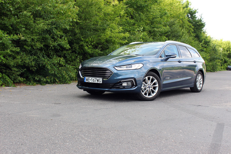 Ford Mondeo Hybrid kombi