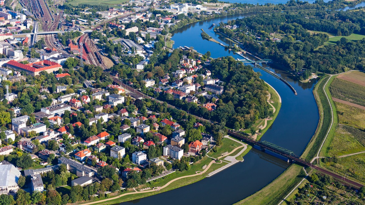 Wojewoda opolski wymówił marszałkowi województwa umowę najmu pomieszczeń w budynku urzędu wojewódzkiego. Pracownicy samorządowi mają opuścić biurowiec na początku przyszłego roku.