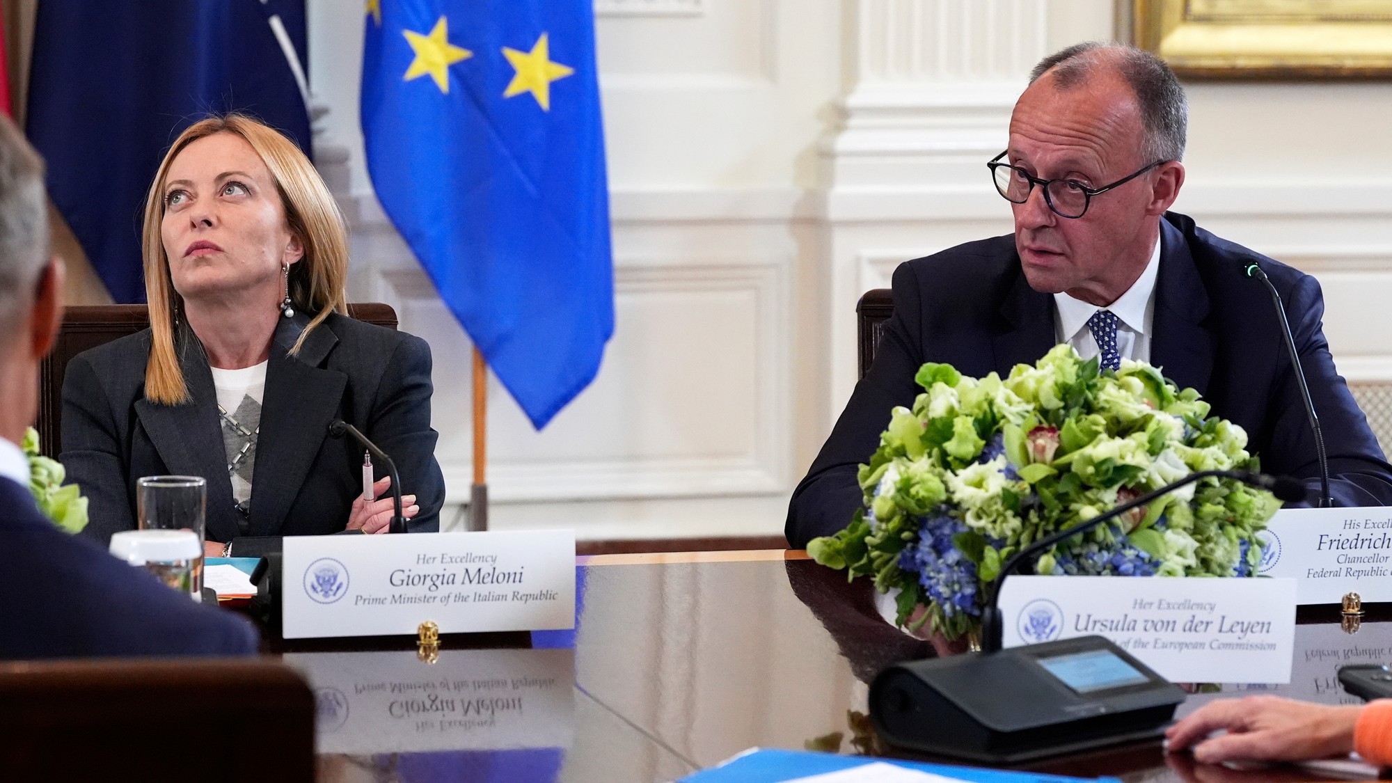 Talianska premiérka Giorgia Meloniová (vľavo) a nemecký kancelár Friedrich Merz.
