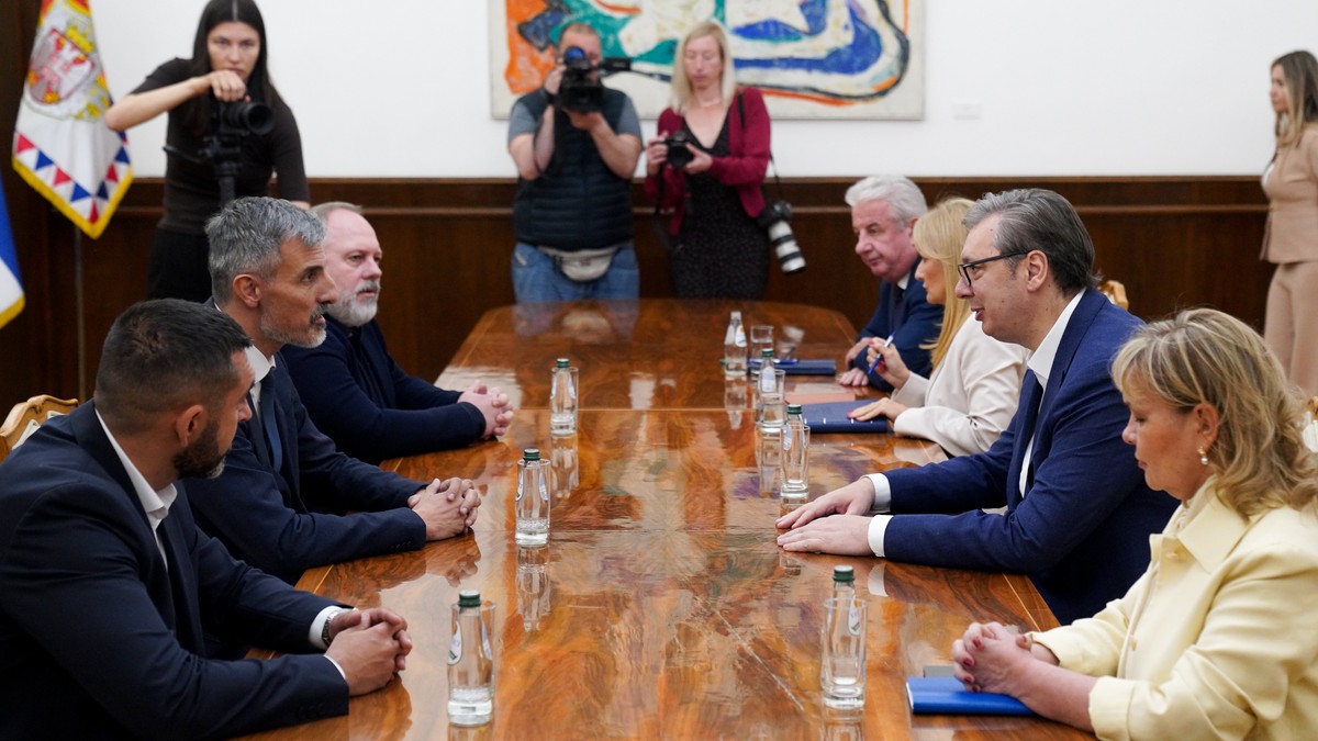 Vučić nastavio konsultacije: Sastao se sa predstavnicima SPO