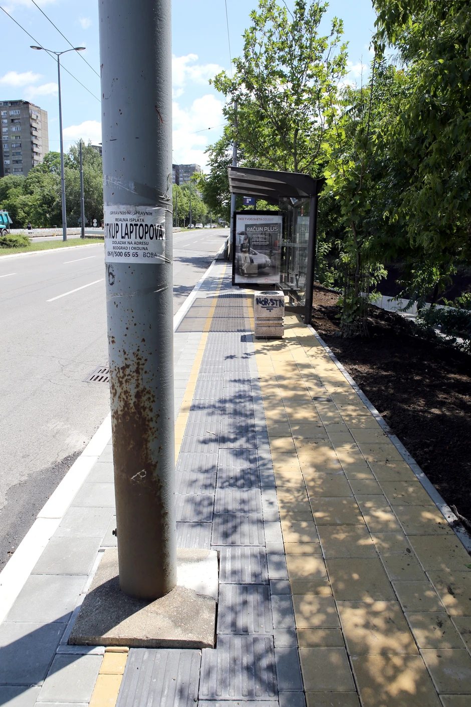 Bandera nasredstaze za slepe