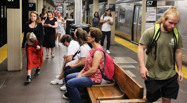 Utasok a New York-i metróban