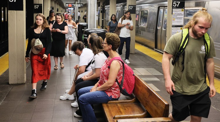 Utasok a New York-i metróban