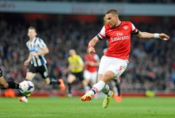 Słynny niemiecki piłkarz otworzy w Warszawie ośrodek pomocy dzieciom