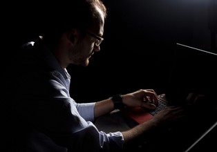 Specjalista ds. cyberbezpieczeństwa potrzebny od zaraz. To jedna z najlepiej opłacanych branż