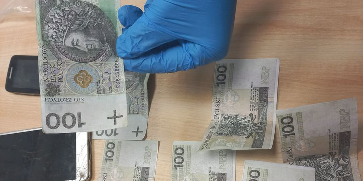 Zatrzymani za fałszowanie banknotów w Bolesławcu.