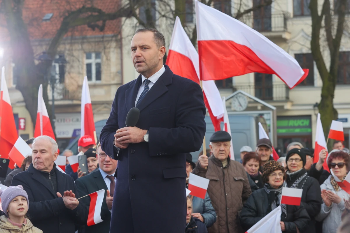 Emocje i oskarżenia na zamkniętym posiedzeniu PiS. Poszło o Karola Nawrockiego
