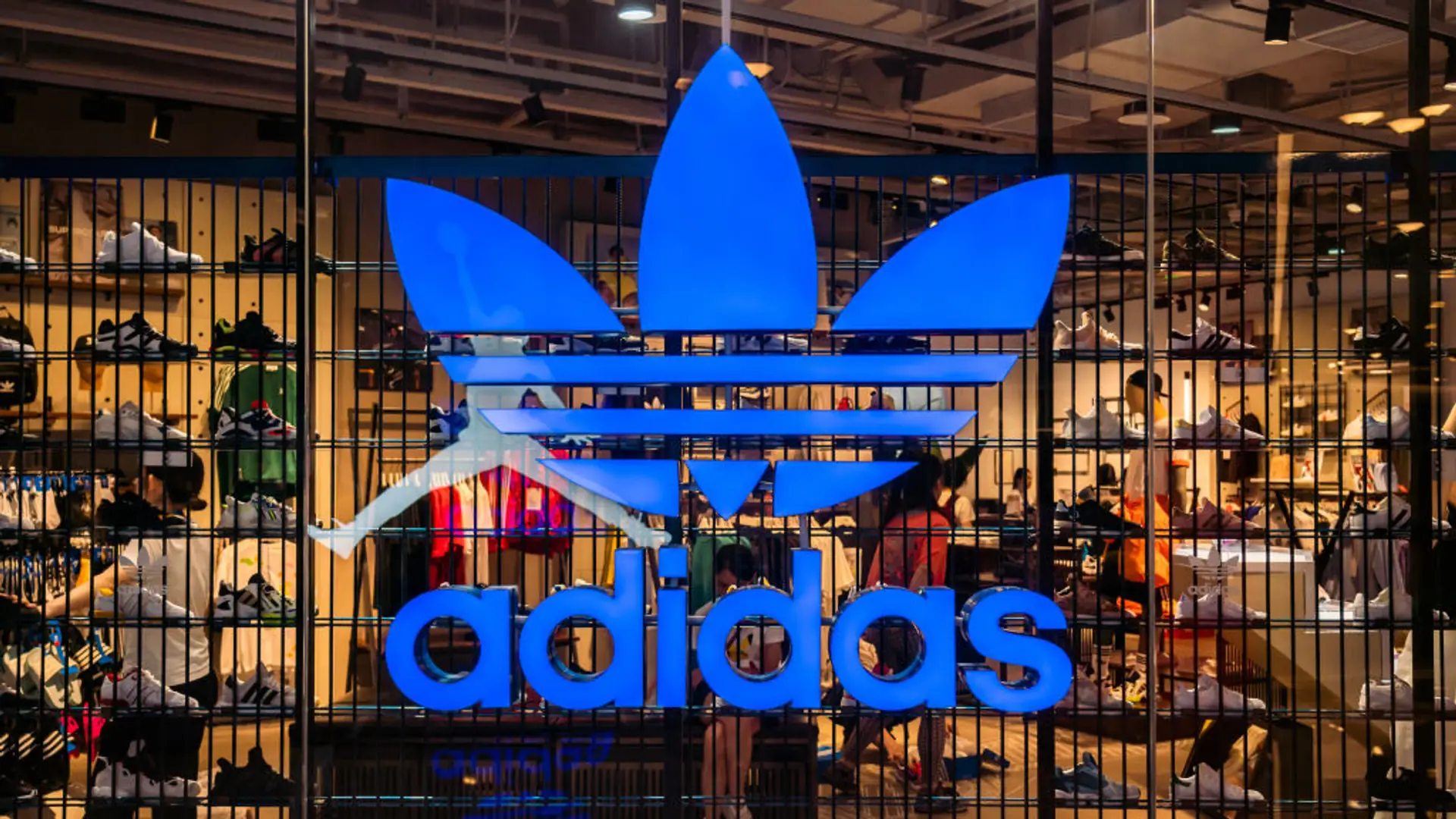 Kolejny kraj w eko programie adidas. Za stare ubrania dostaniemy bony na zakupy