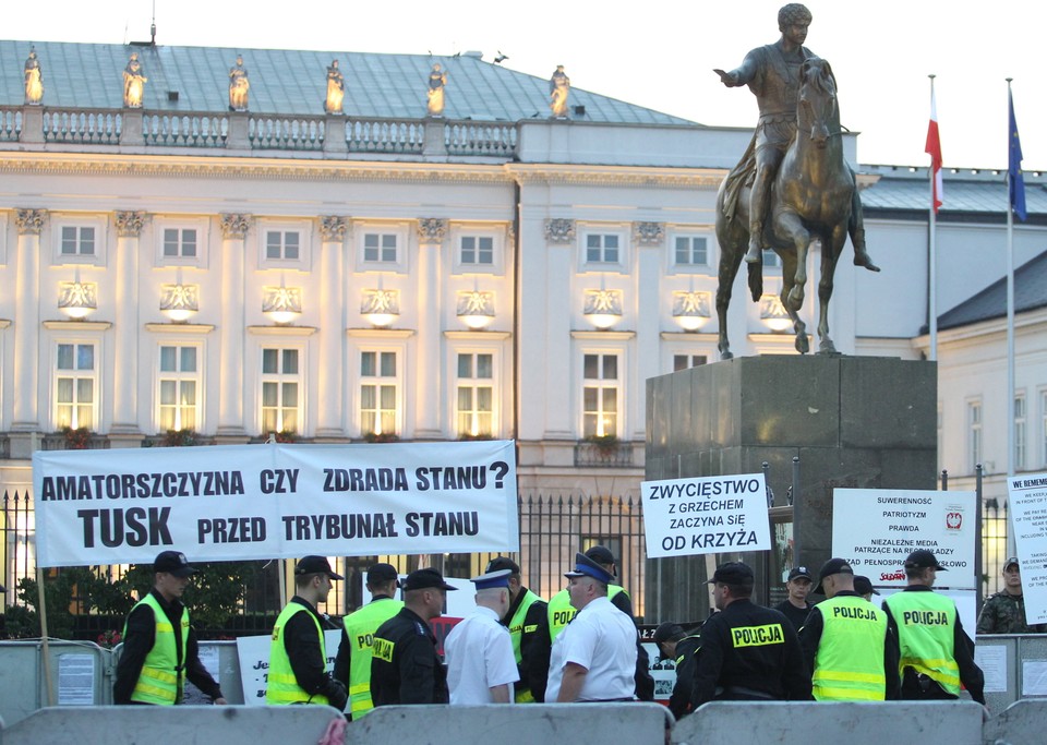 WARSZAWA PAŁAC PREZYDENCKI KRZYŻ