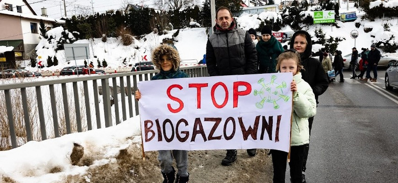 Mieszkańcy małopolskiej wsi przeciwko inwestycji. To matecznik Solidarnej Polski, która promuje biogaz