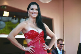 Adrijana Lima pozirala sa ĆERKAMA I POĆERKOM, divna je mama, ali i POSVEĆENA MAĆEHA: Ovako izgleda njen  život daleko od kamera