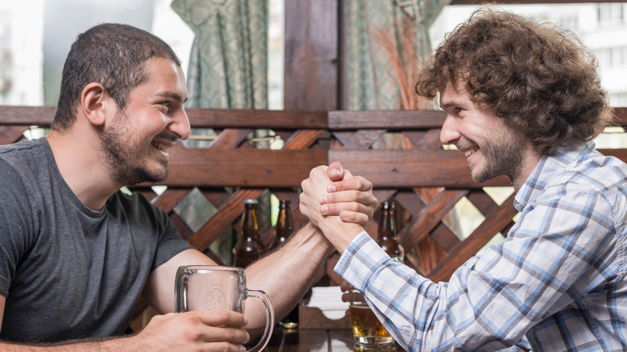 V určitom veku sa počet priateľov začne zužovať.