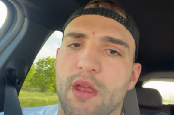 VELJKO RAŽNATOVIĆ STIGAO U SRBIJU Cecin sin napustio Rusiju! Objavio snimak sa Bogdanom: Voze se u kolima, ona u običnoj majici i bez šminke (VIDEO)