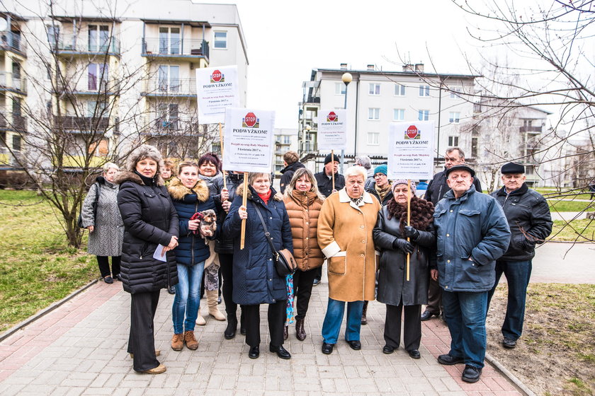 Protest mieszkańców Olechowa w sprawie podwyżki czynszu