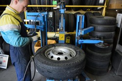 Uważaj! Łysa guma może zepsuć wakacje