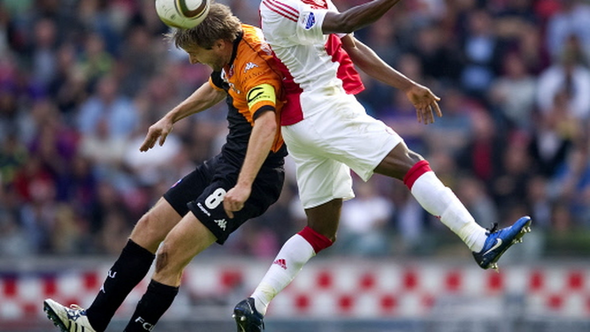 W niedzielnym meczu holenderskiej Eredivisie Utrecht pokonał przed własną publicznością uczestnika Ligi Mistrzów, Ajax Amsterdam 6:4 (2:3).