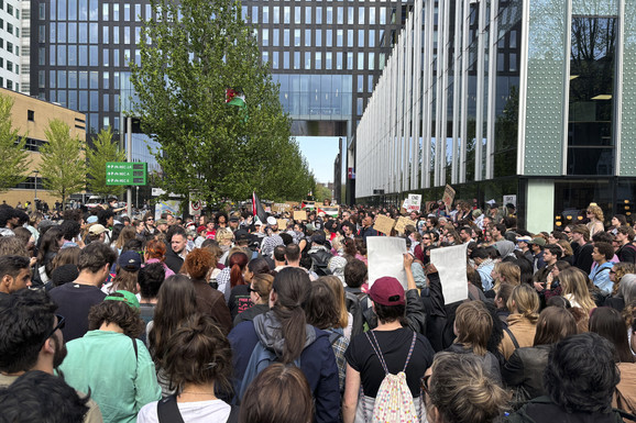 HAOS U HOLANDIJI Propalestinski demonstranti zauzeli zgrade univerziteta u više gradova (FOTO, VIDEO)