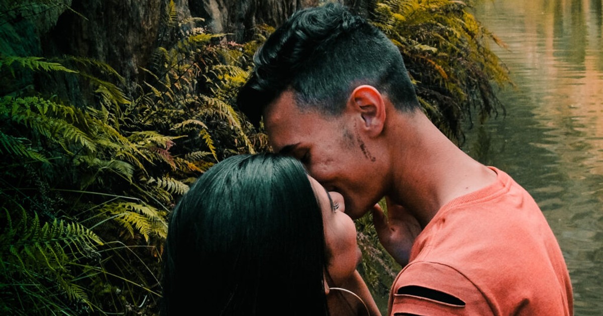 Eskimo kiss: Why some people use their noses to kiss each other - Vimarsana News