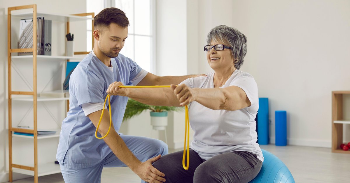 Bezpieczne ćwiczenia z osteoporozą - jakie aktywności są najlepsze?