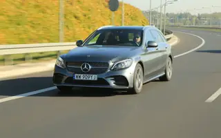 Mercedes-Benz C 220d 4Matic - szybko go polubisz