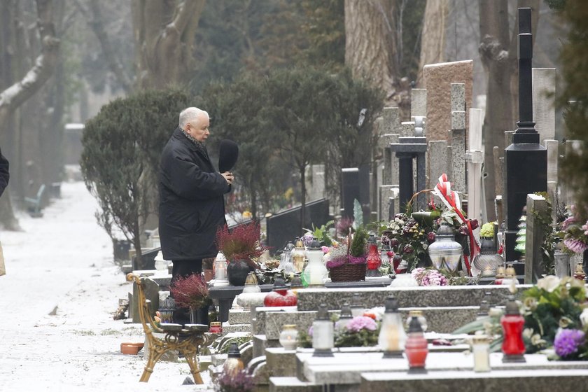 Jarosław Kaczyński na warszawskich Powązkach