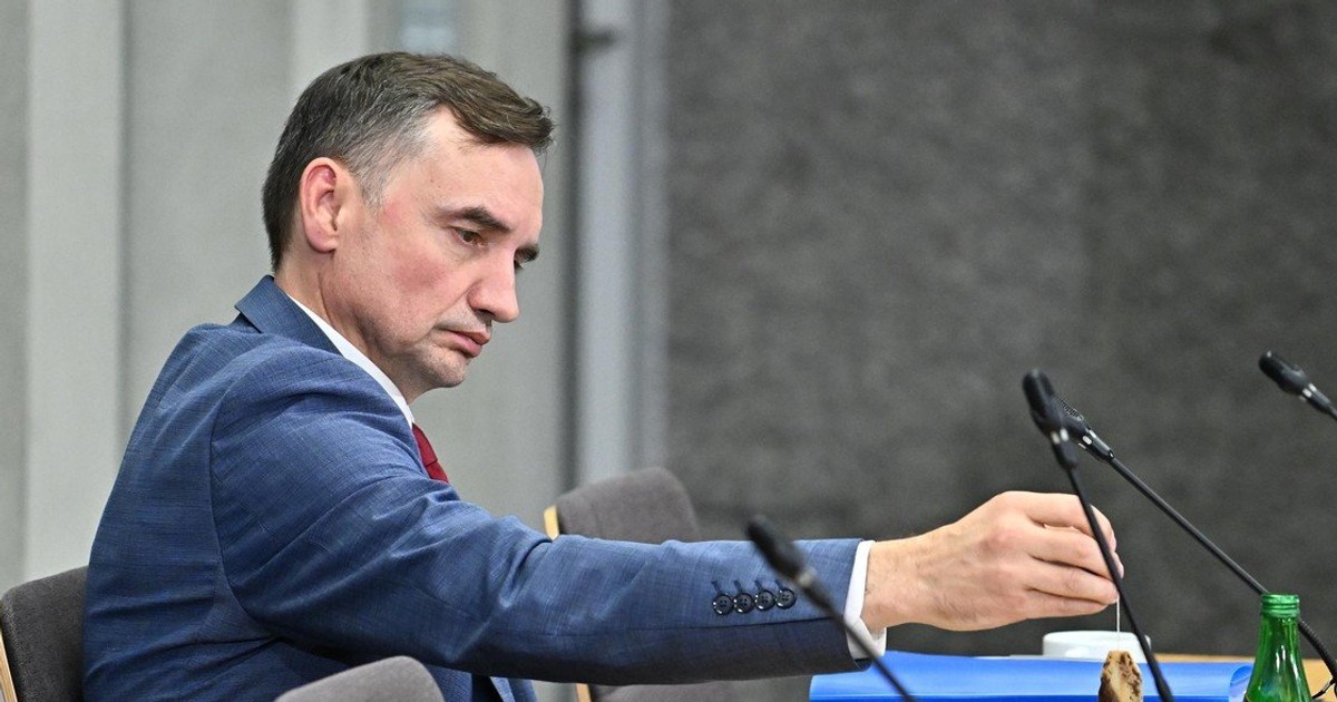 Ta metoda umożliwiłaby sądzenie Ziobry. Tak w Kijowie skazują Rosjan