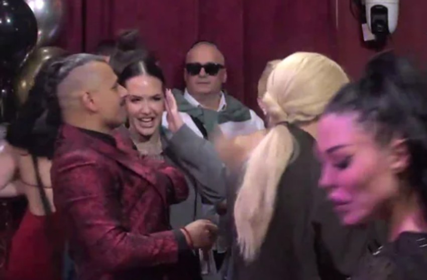 Bora Santana slavi razvod