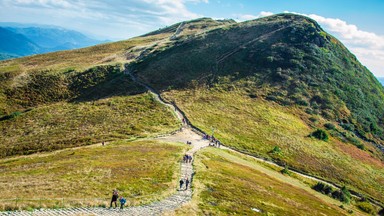 Bieszczady i Beskid Niski: dobre warunki dla turystów; możliwe burze