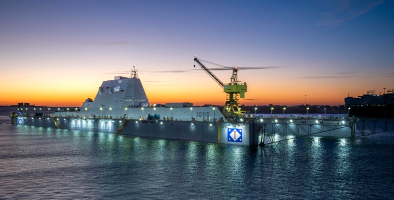Okręt USS Zumwalt (DDG-1000) można łatwo rozpoznać z powodu charakterystycznego kształtu. To właśnie dzięki niemu jest on tak trudnowykrywalny dla radarów.