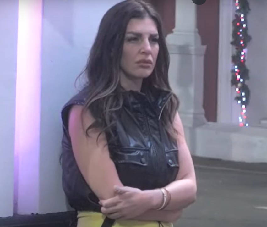 Ena grca u suzama zbog Peje