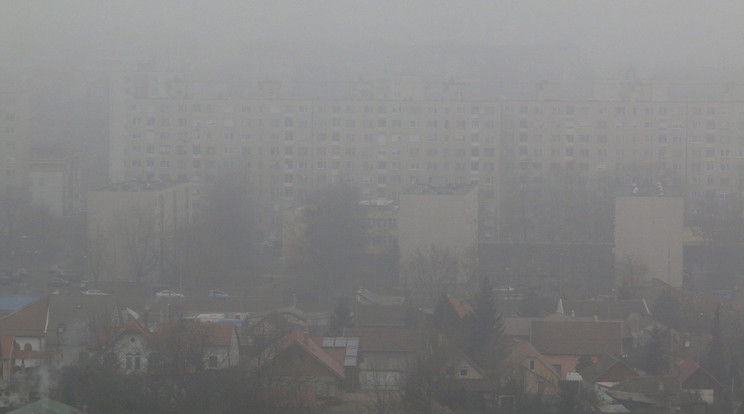 Miskolcon elrendelték a szmogriadó tájékoztatási fokozatát - Fotó: MTI Vajda János