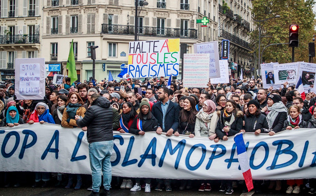 Marsz w Paryżu. 13,5 tys. uczestników protestowało przeciw islamofobii