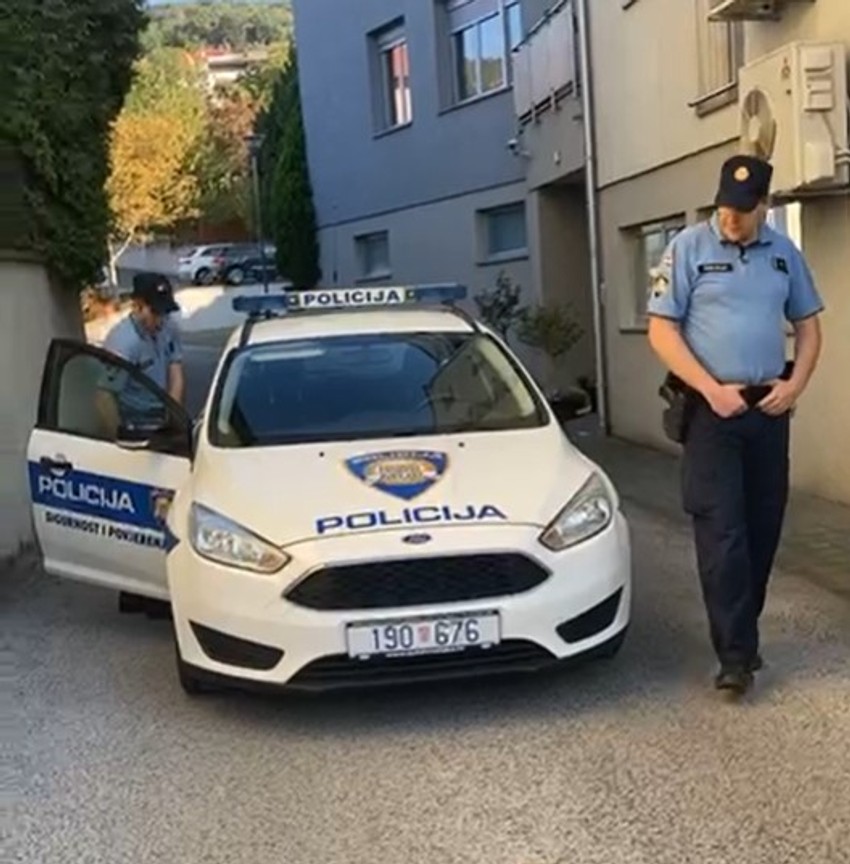 Hrvatska policija ispred stana gde je otac ubio troje dece