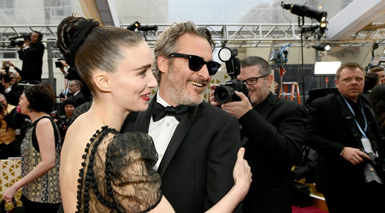 Rooney Mara és Joaquin Phoenix