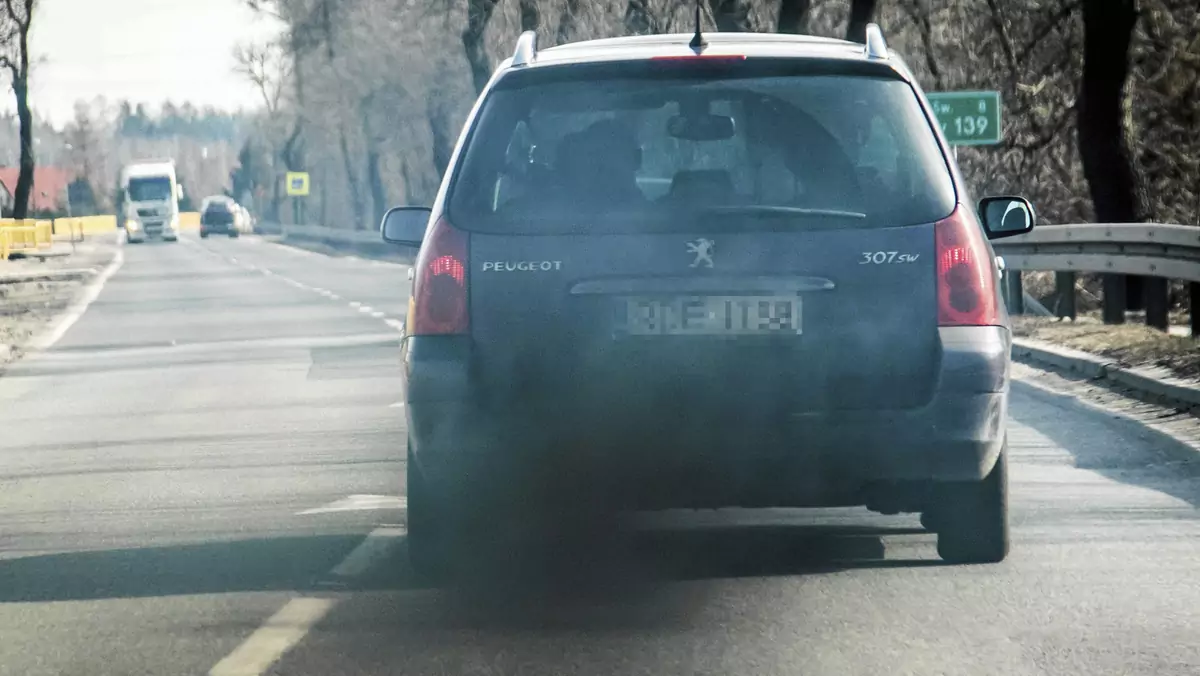 Stare auta z dieslami zwiększają smog w miastach